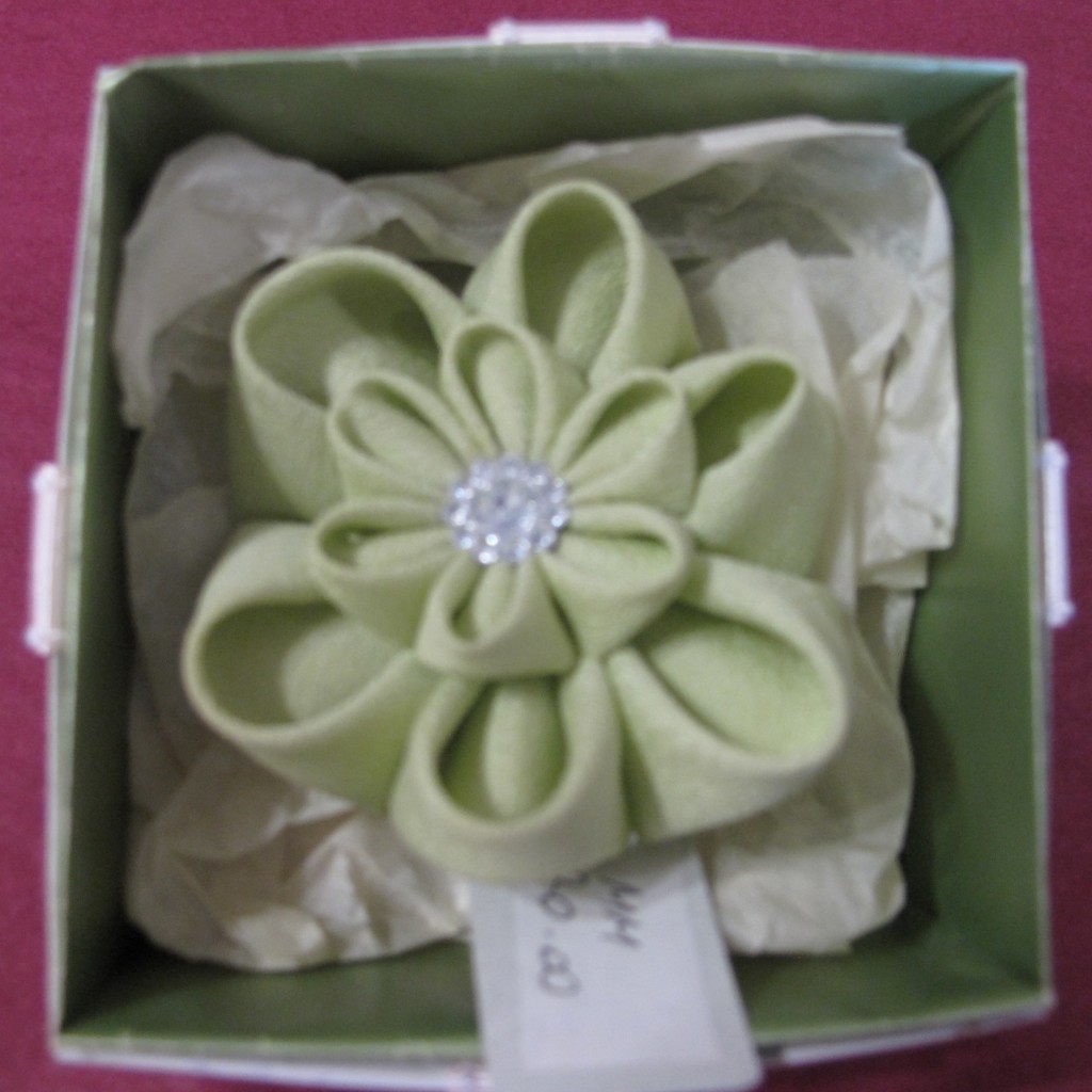 Cloth Brooch - Green (Boxed)
