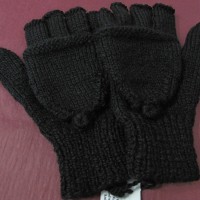 Knitted fingerless gloves with cover