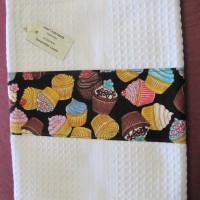 Tea Towel with cupcakes 2